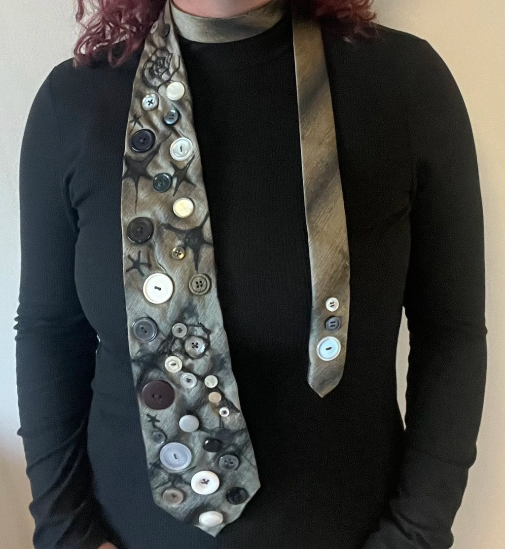 Button Tie