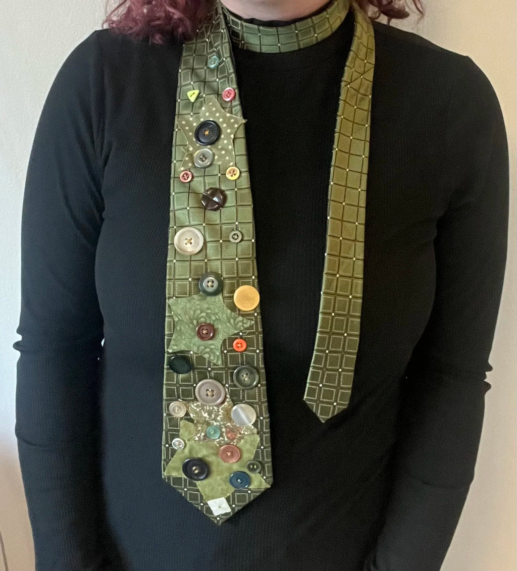 Button Tie